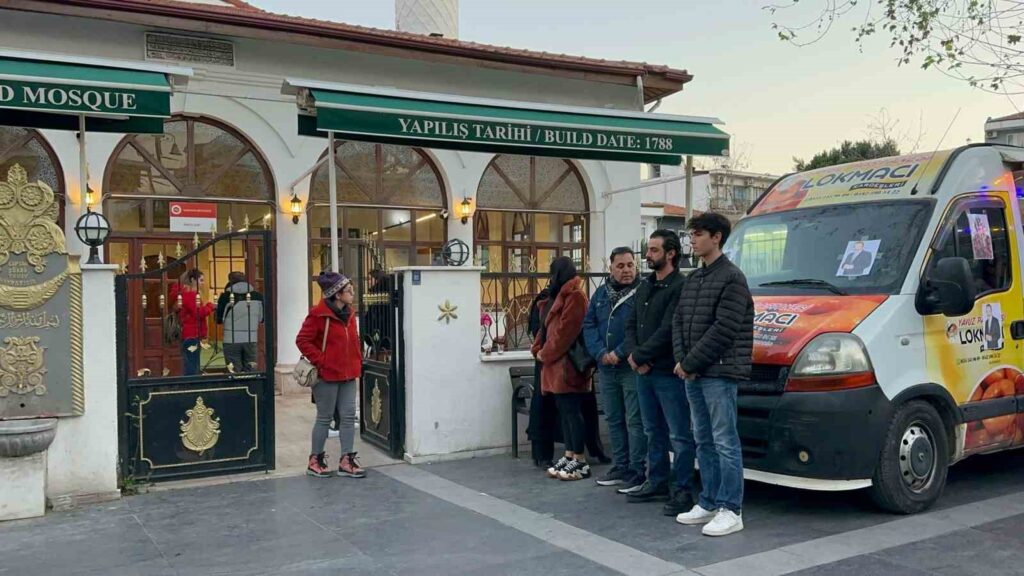 Merhum Sanatçı Ferdi̇ Tayfur İçi̇n Marmari̇ste Mevli̇t Okutuldu