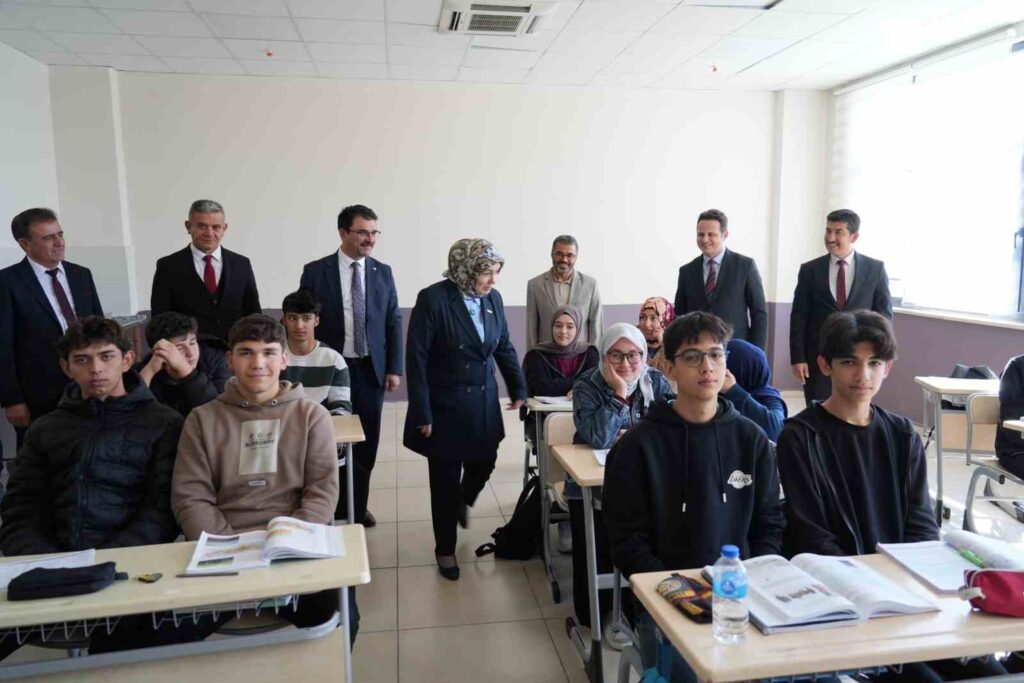 Mi̇lli̇ Eği̇ti̇m Bakan Yardımcısı Ökten, Köyceği̇zde İncelemelerde Bulundu