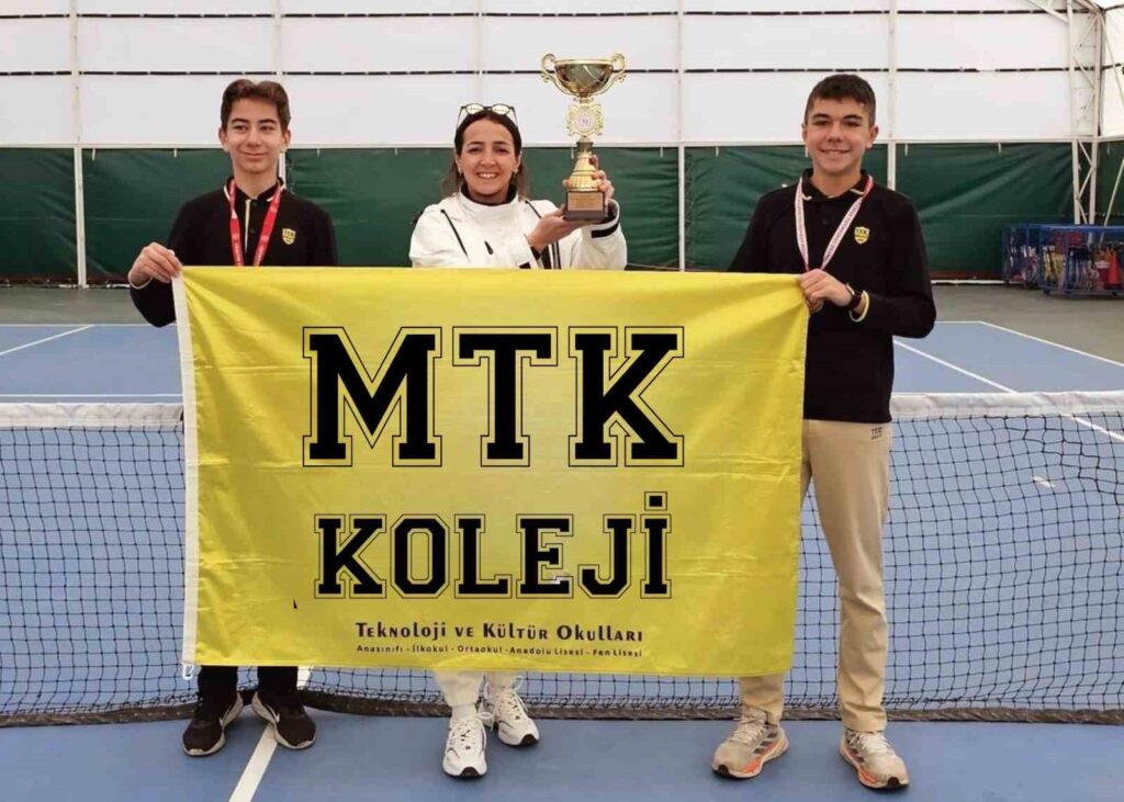 Mtk Koleji̇ Teni̇s Muğla Şampi̇yonu