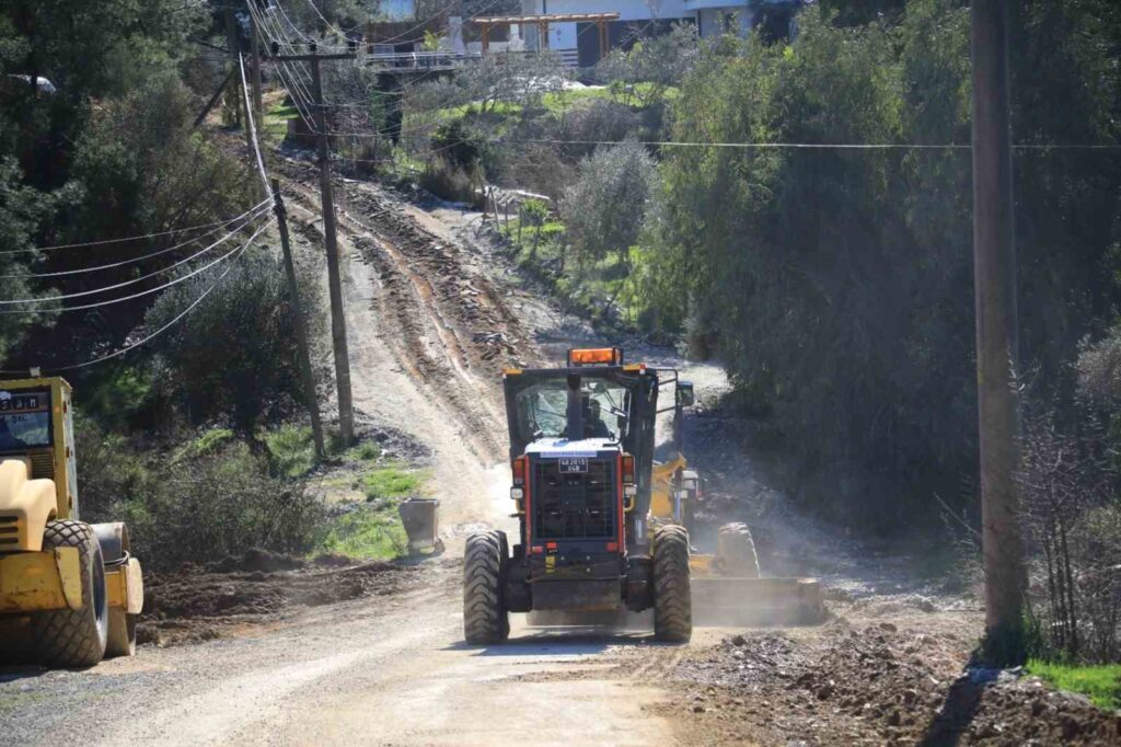 Muğla Büyükşehi̇rden Ula Ataköye 13.5 Mi̇lyonluk Yol Yatırımı