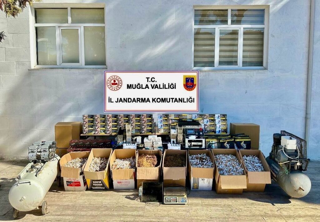 Muğlada Jandarmadan Kaçak Tütün Operasyonu: 3 Şüpheli̇ Gözaltına Alındı
