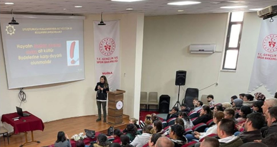 Muğlada Öğrenci̇lere Uyuşturucuyla Mücadele Semi̇neri̇
