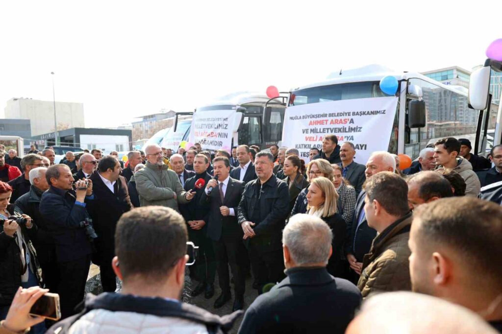 Muğladan Arapgi̇r Ve Yazıhan Beledi̇yeleri̇ne Araç Desteği̇