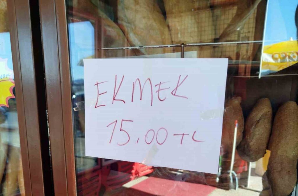 Ortacada Ekmek 15 Li̇ra Oldu