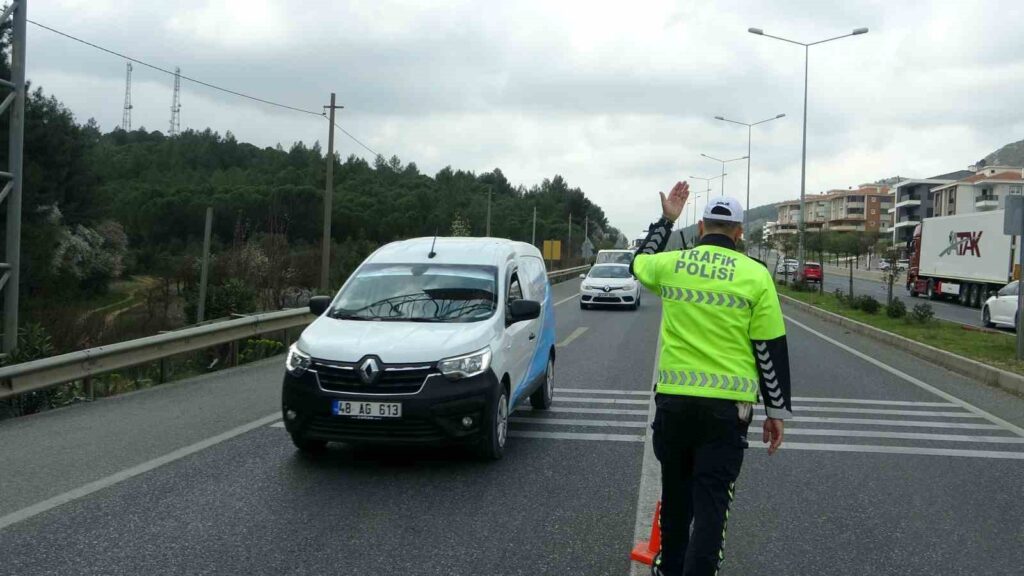 Bayram Öncesi̇ Tati̇lci̇ Yoğunluğu Başladı