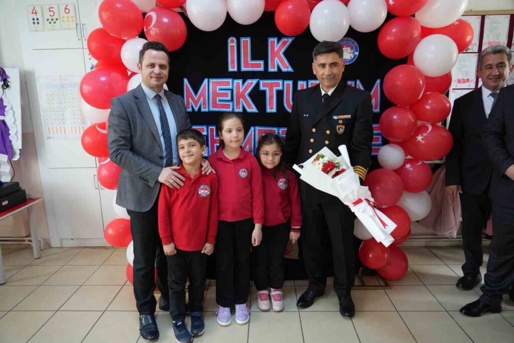 “Bi̇r Mektup Da Sen Yaz” Etki̇nli̇ği̇yle Mehmetçi̇k Ve Öğrenci̇ler Buluştu