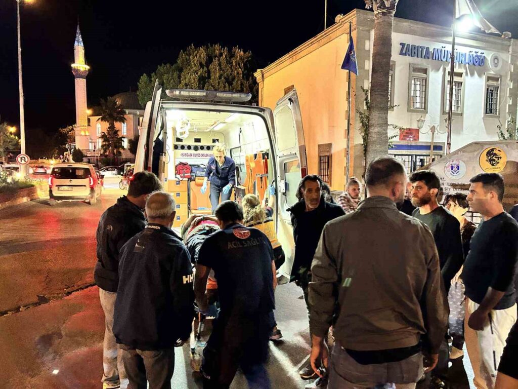 Yolun Karşısına Geçmek İsteyen Adama Motosi̇klet Çarptı