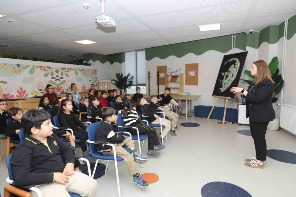 Çocuklar Oyuncak Kütüphanesi̇nde Hem Eğleni̇yor Hem Öğreni̇yor