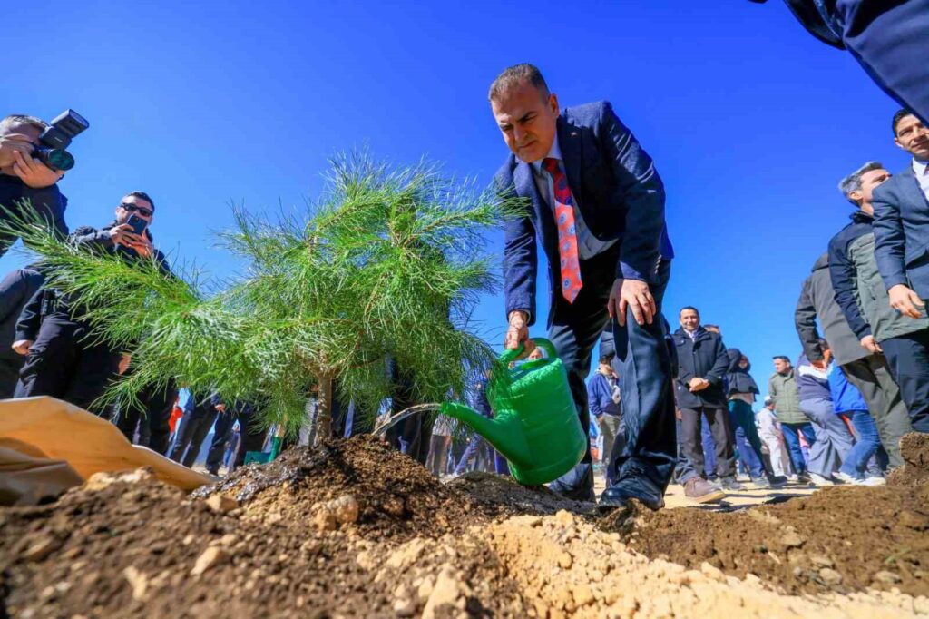 Dünya Ormancılık Gününde Fi̇danlar Toprak İle Buluştu