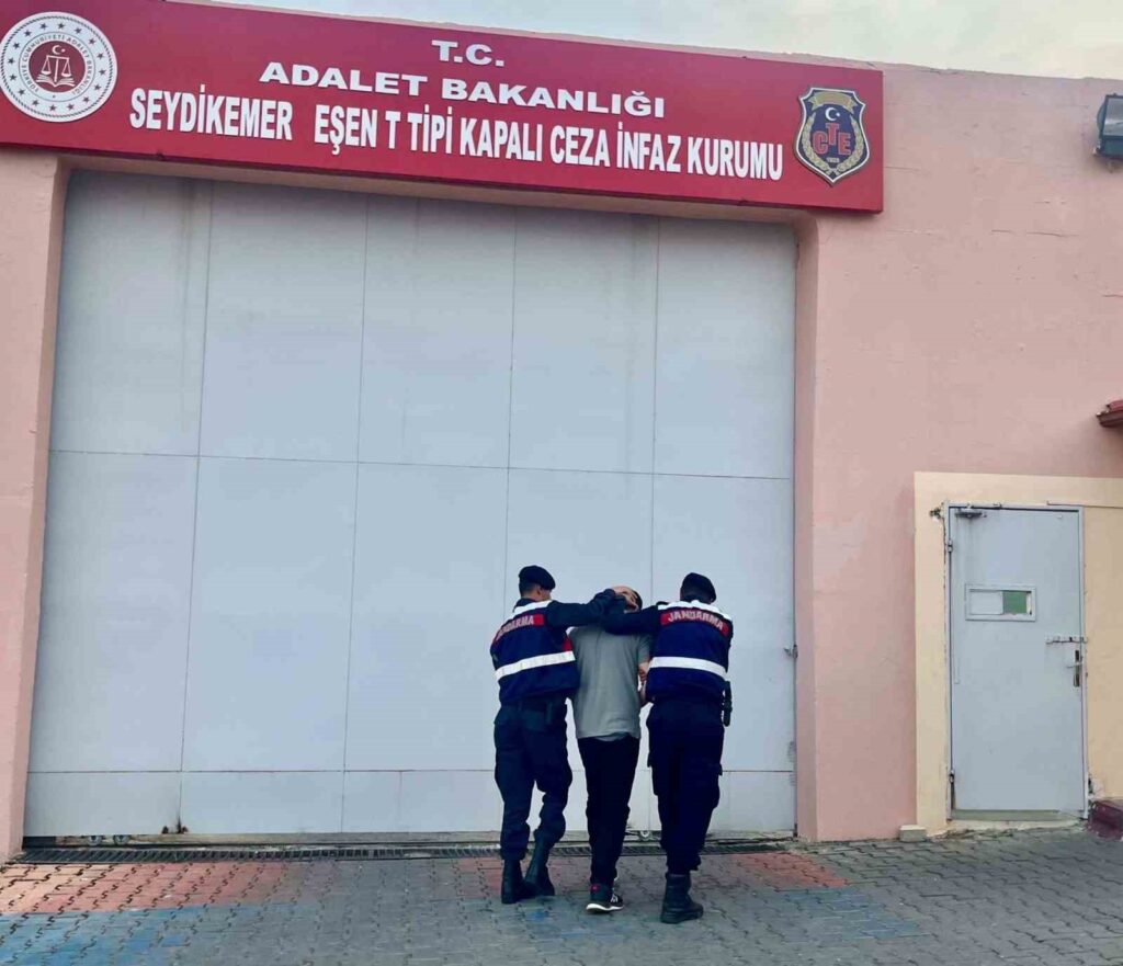 Fethi̇yede 13 Yıl 4 Ay Hapi̇s Cezası Bulunan Fi̇rari̇ Yakalandı