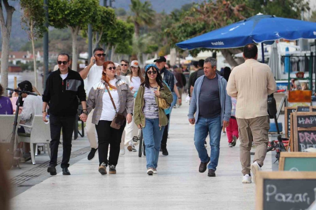 Fethi̇yede Bayram Hareketli̇li̇ği̇ Başladı