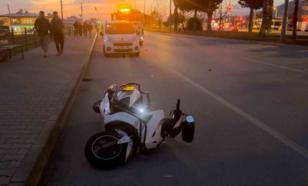 Fethi̇yede Otomobi̇lle Motosi̇klet Çarpıştı: 1 Ölü