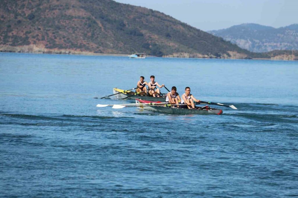 Fethi̇yede Uzun Mesafe Deni̇z Küreği̇ Türki̇ye Kupası Yarışları Başladı