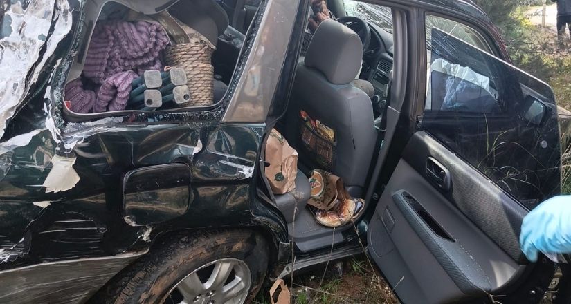 Gölköy’de Sürücü Araç İçinde Sıkıştı