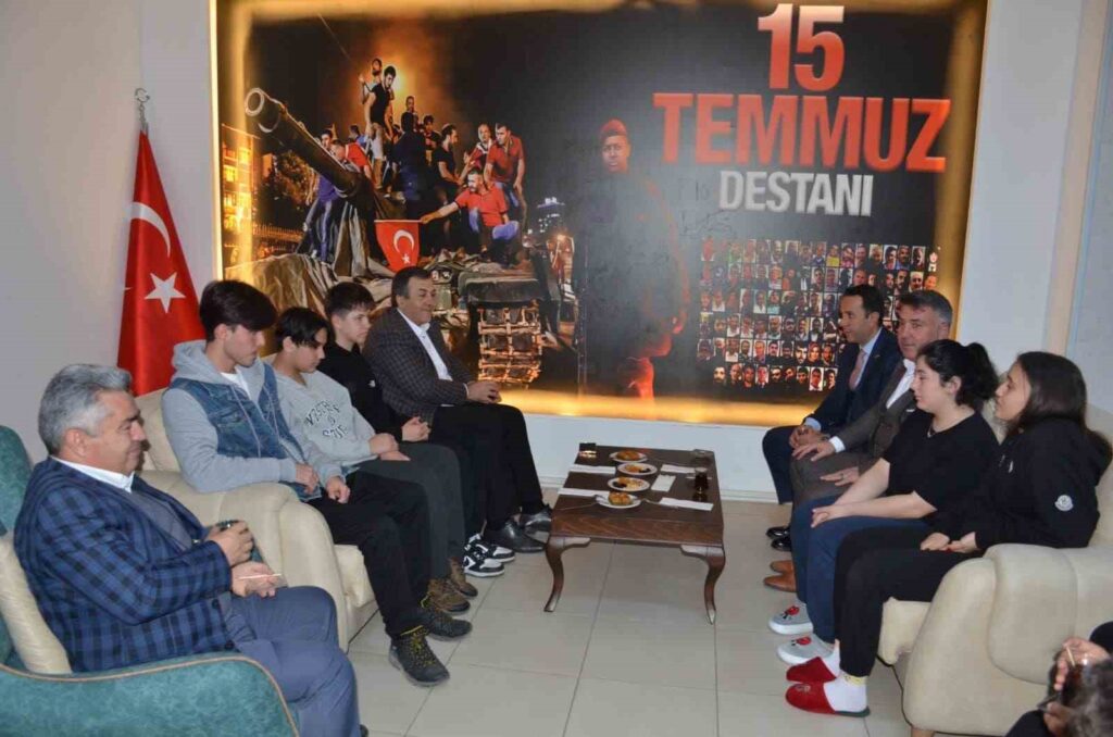 Kaymakam Yakuta, Öğrenci̇lerle İftar Programında Buluştu