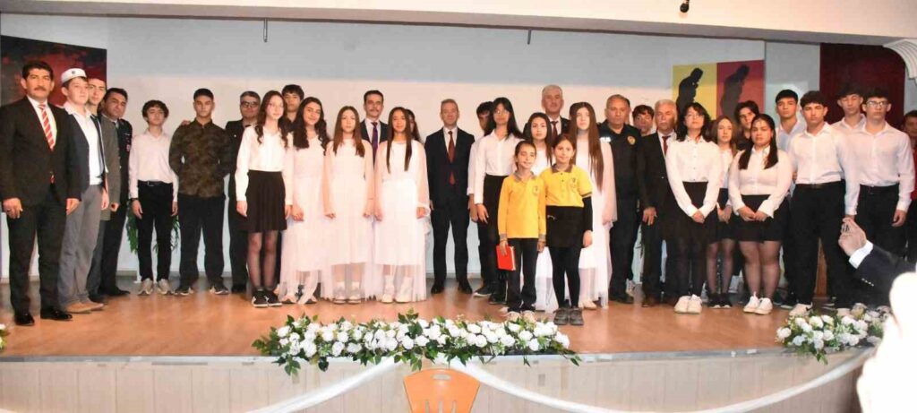 Köyceği̇zde İsti̇klal Marşının Kabulünün 104.Yıldönümü Kutlandı