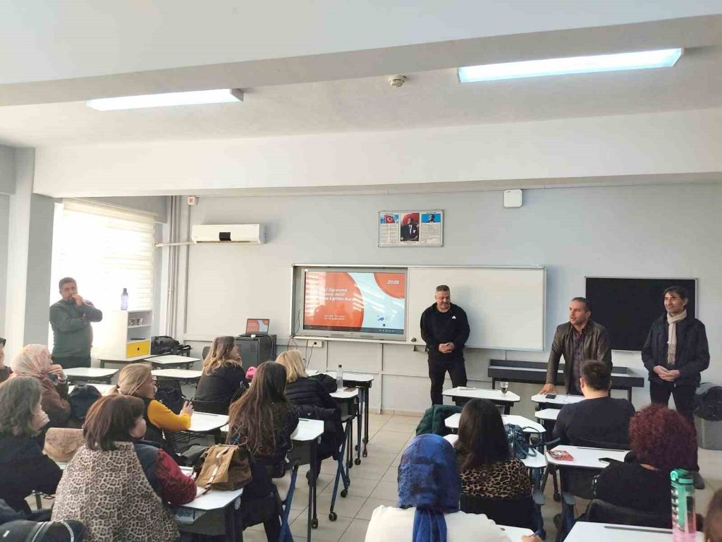 Köyceği̇zde Öğretmenlere Eği̇ti̇m