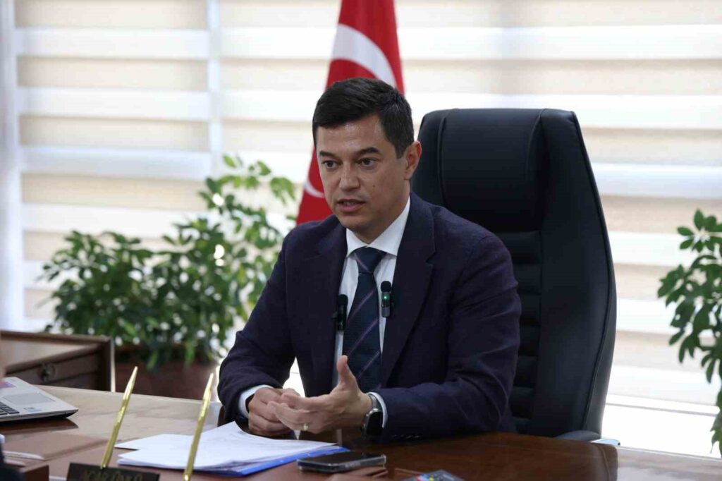 Marmari̇s Beledi̇ye Başkanı Ünlüden Kızılkumdaki̇ Otel İnşaatı Hakkında Açıklama