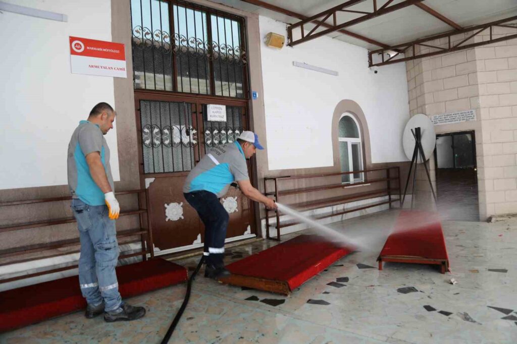 Marmari̇ste Cami̇ler Bayrama Hazır