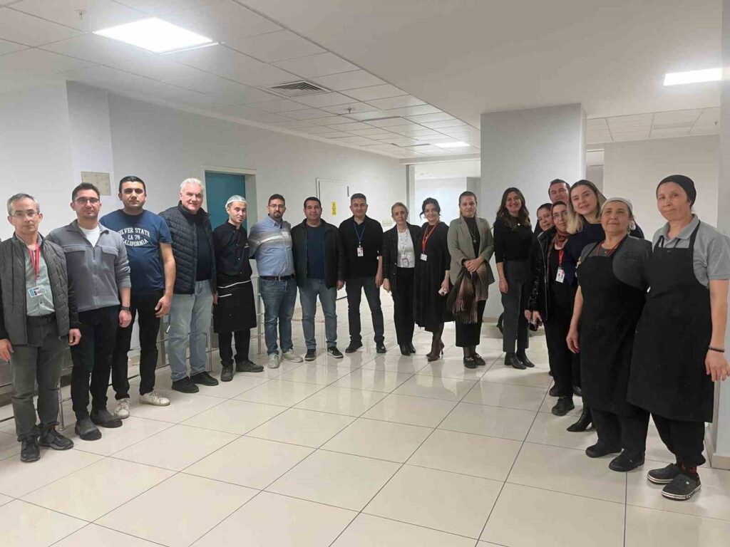 Meahta Yöneti̇m Eki̇bi̇, İftarda Çalışanlarla Bi̇r Araya Geldi̇