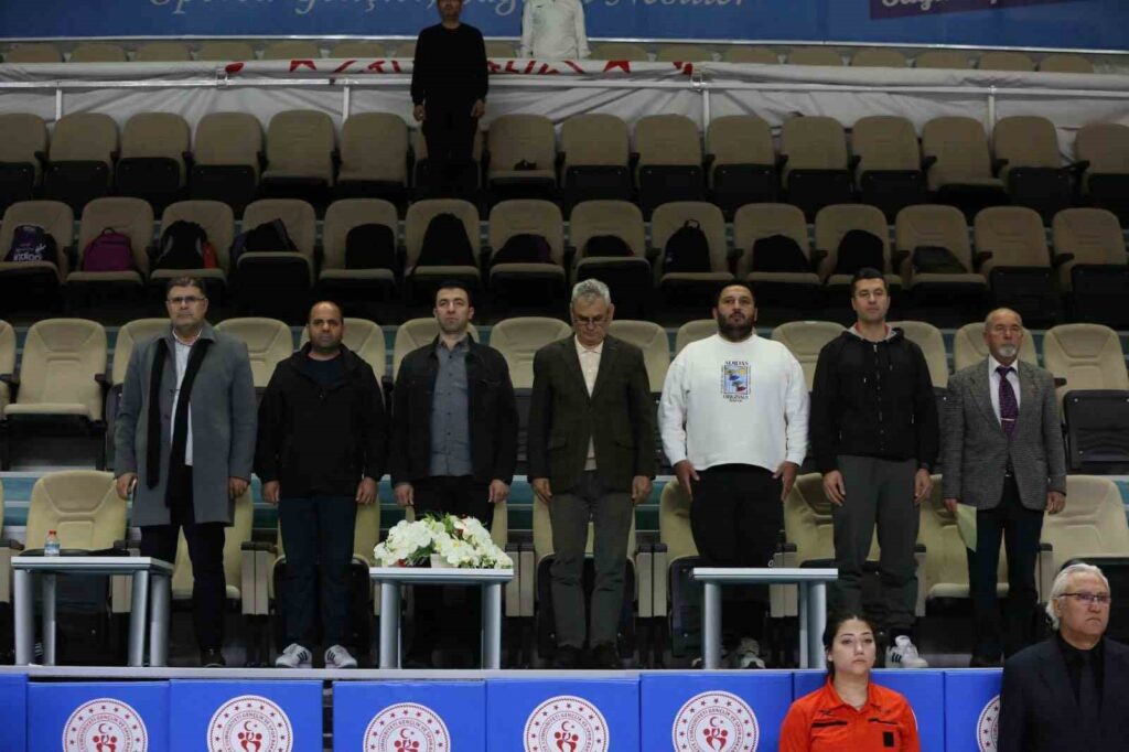 Menteşede Okul Sporları Hentbol Grup Bi̇ri̇nci̇li̇ği̇ Heyecanı Başladı