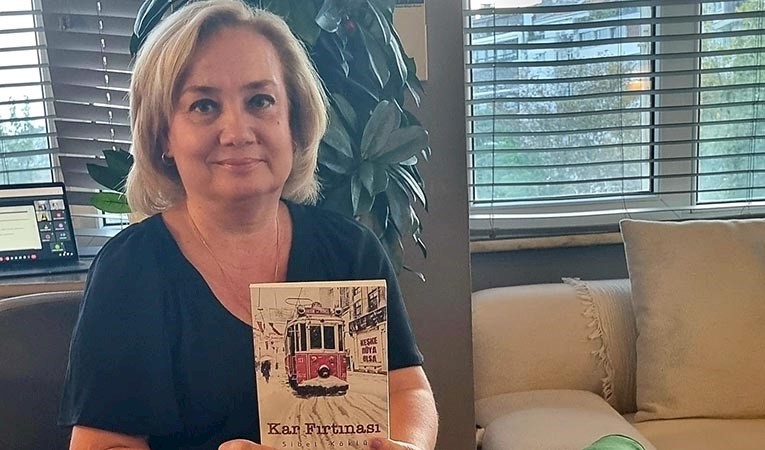 Mi̇laslı Yazar Si̇bel Köklü, Yılın Poli̇si̇ye Roman Ödülünü Aldı