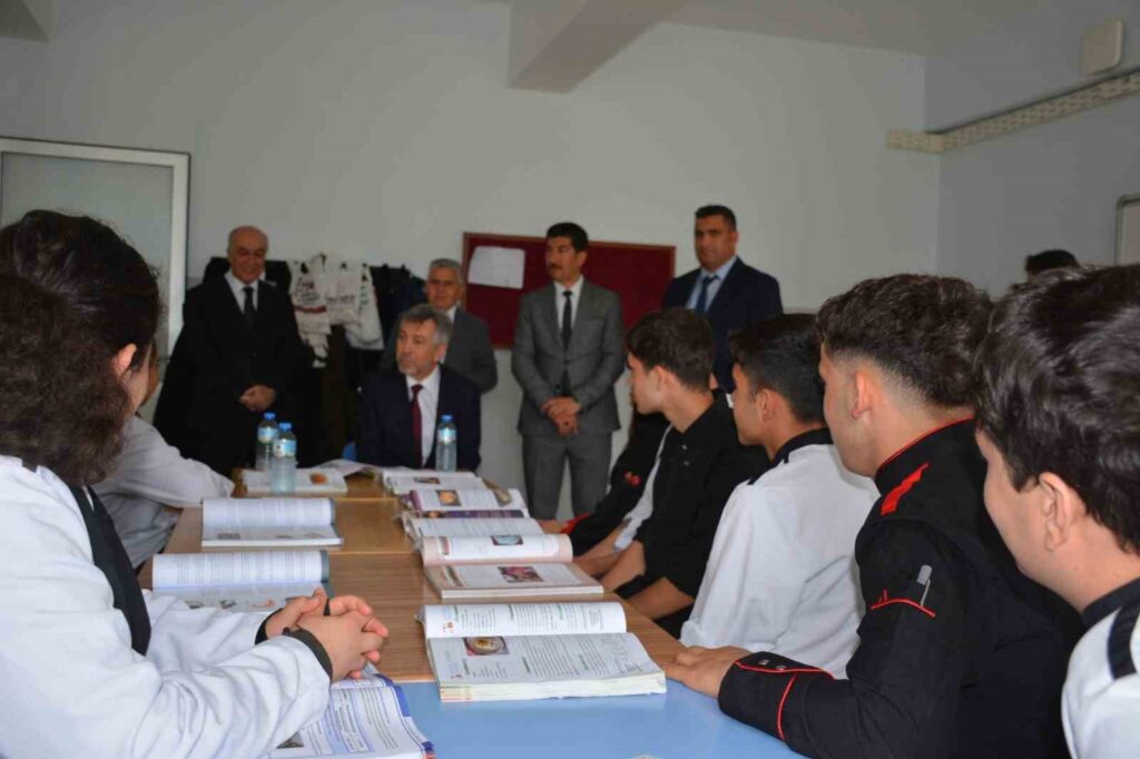 Mi̇lli̇ Eği̇ti̇m Bakanlığından Başkan Gülşen, Köyceği̇zde İncelemelerde Bulundu