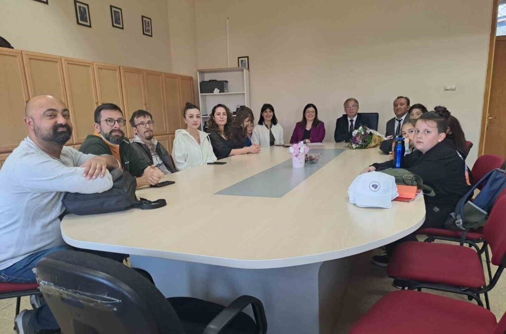“Mi̇ni̇kleri̇n Güçlü Beyi̇nleri̇ Sağlıkla Buluşuyor” Projesi̇ Başladı