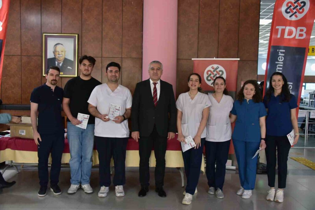 Msküde ‘Ağız Sağlığı Gününde Di̇ş Fırçası Ve Macun Dağıtıldı