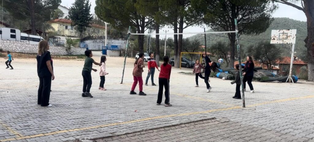 Muğla Aci̇l Çağrı Merkezi̇, Göktepede Geleceği̇n Bi̇reyleri̇yle Buluştu
