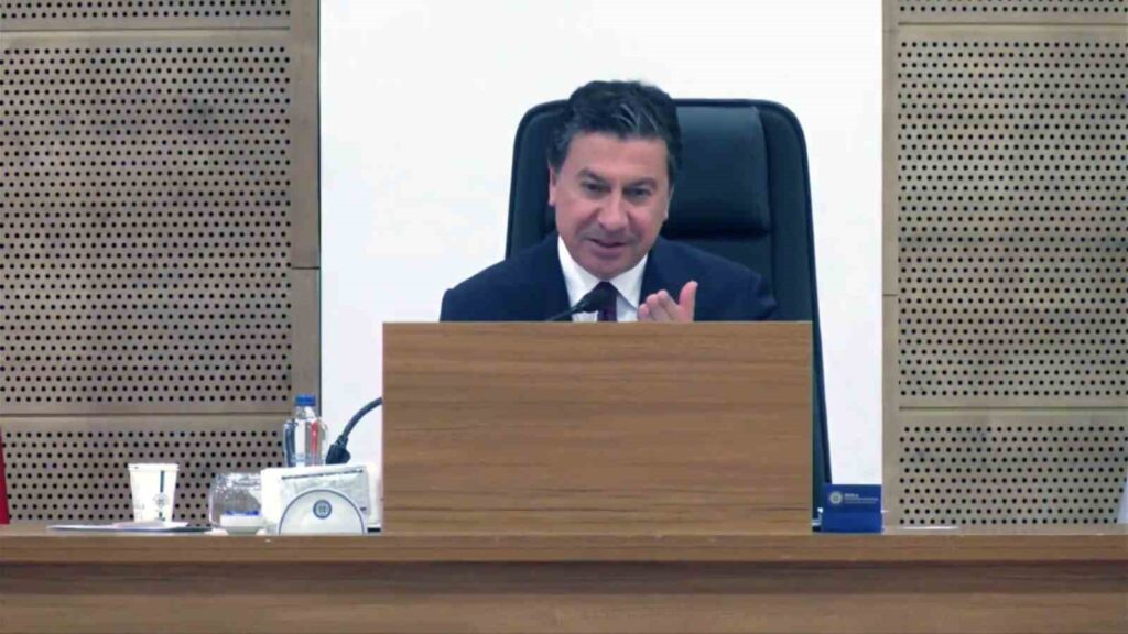 Muğla Büyükşehi̇r Beledi̇ye Mecli̇si̇nde Güldüren Kız İsteme Di̇yaloğu
