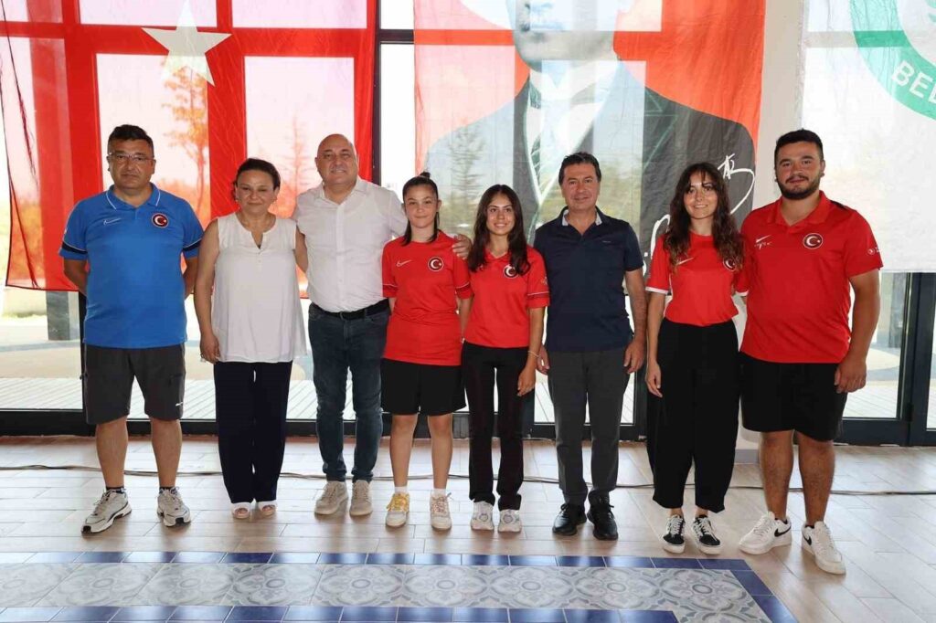 Muğla Büyükşehi̇r Beledi̇yesi̇ni̇n Okçuları A Mi̇lli̇ Takıma Seçi̇ldi̇