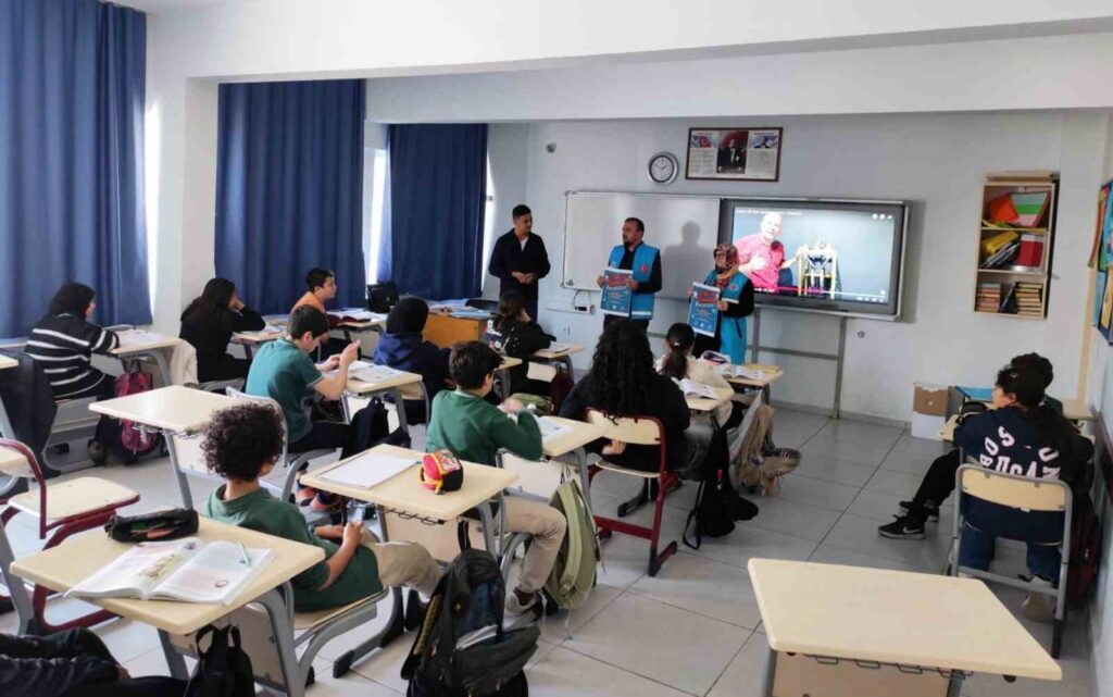 Muğla Müftülüğünden ‘Ramazan Ve İyi̇li̇k Temalı Şi̇i̇r Yarışması