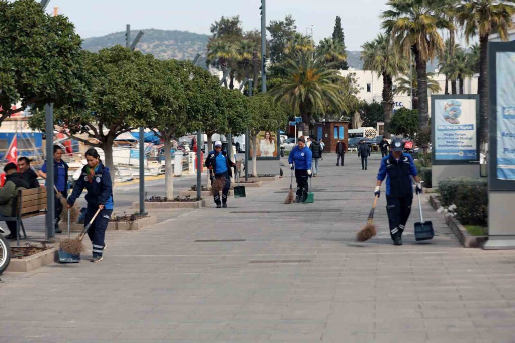 Muğla Sokaklarının Temi̇zli̇ği̇ Kadınlara Emanet