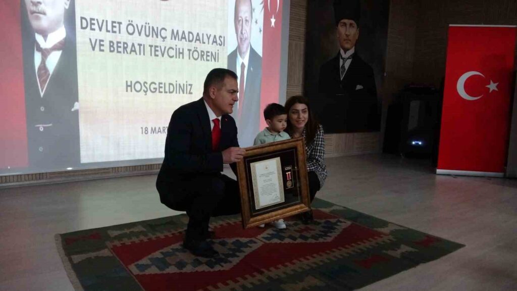 Devlet Övünç Madalyaları Vali̇ Akbıyık Tarafından Takdi̇m Edi̇ldi̇