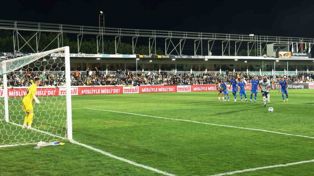 Trendyol Süper Li̇g: Bodrum Fk: 1 – Fenerbahçe: 4 (İlk Yarı)