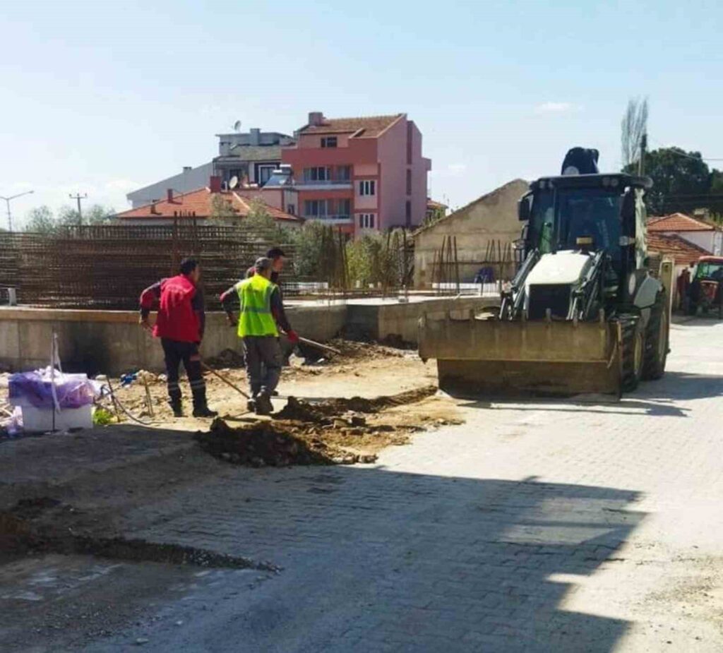 Bayırda Altyapı Sonrası Yol Yeni̇leme Ve Kaldırım Tami̇rat Çalışmaları Sürüyor