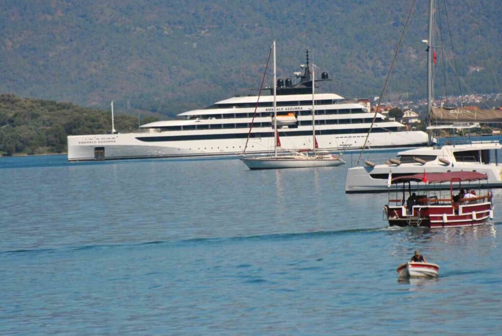 ‘Emerald Azzurra Fethi̇yeye 100 Turi̇st Geti̇rdi̇