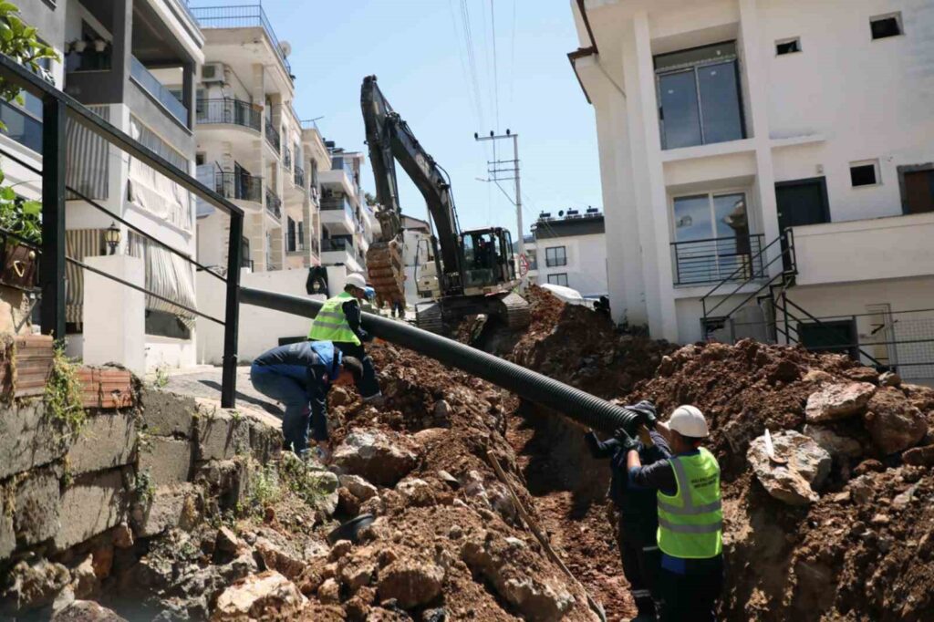 Fethi̇ye Taşyakada Kanali̇zasyon Hatları Yeni̇leni̇yor