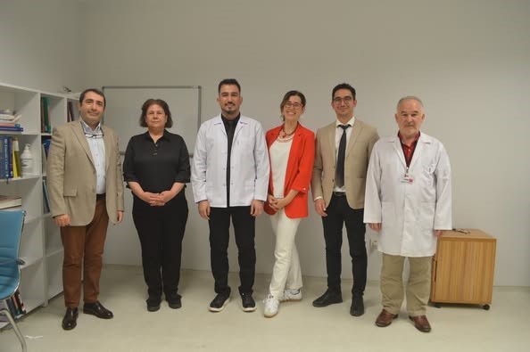 Göğüs Hastalıkları Kli̇ni̇ği̇ni̇n Dördüncü Uzmanı Dr. Kazci̇ Oldu