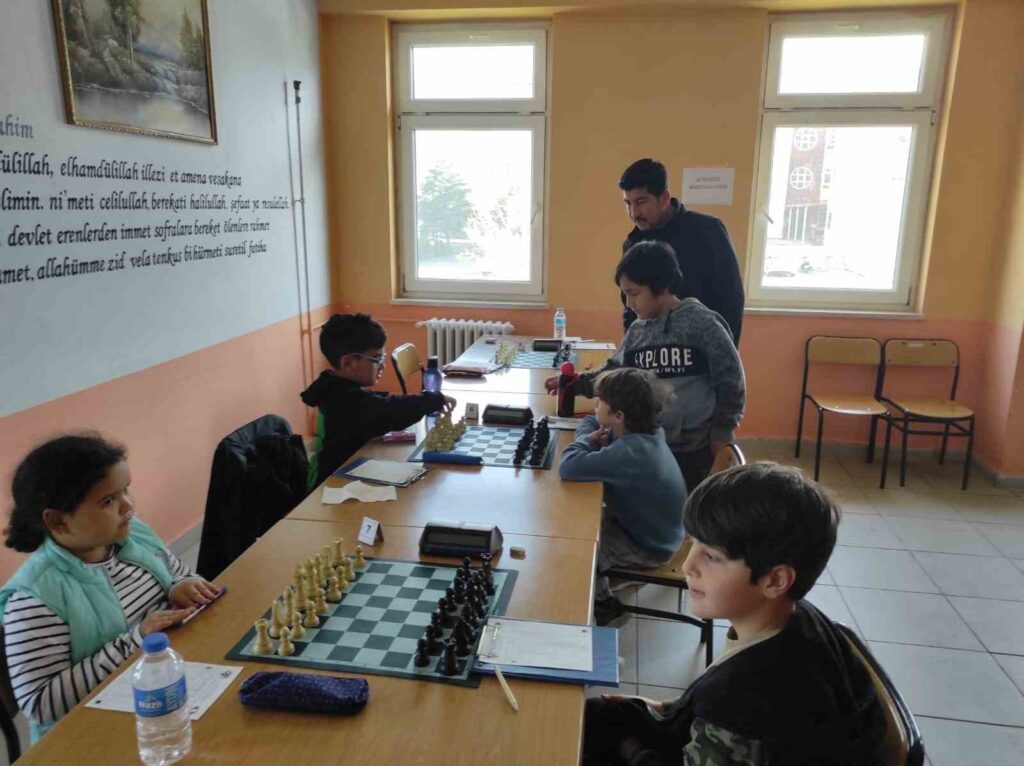 Köyceği̇zde 23 Ni̇san Satranç Turnuvası Başladı