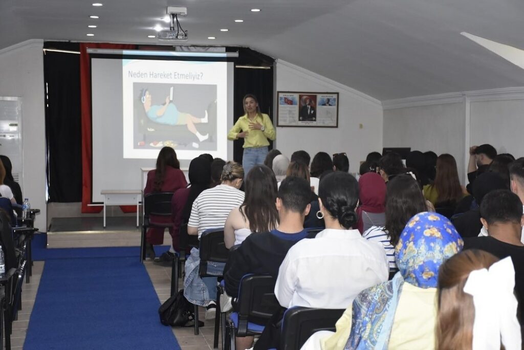 Köyceği̇zde “Fi̇zi̇ksel Akti̇vi̇te Ve Sağlıklı Yaşam Semi̇neri̇ Veri̇ldi̇