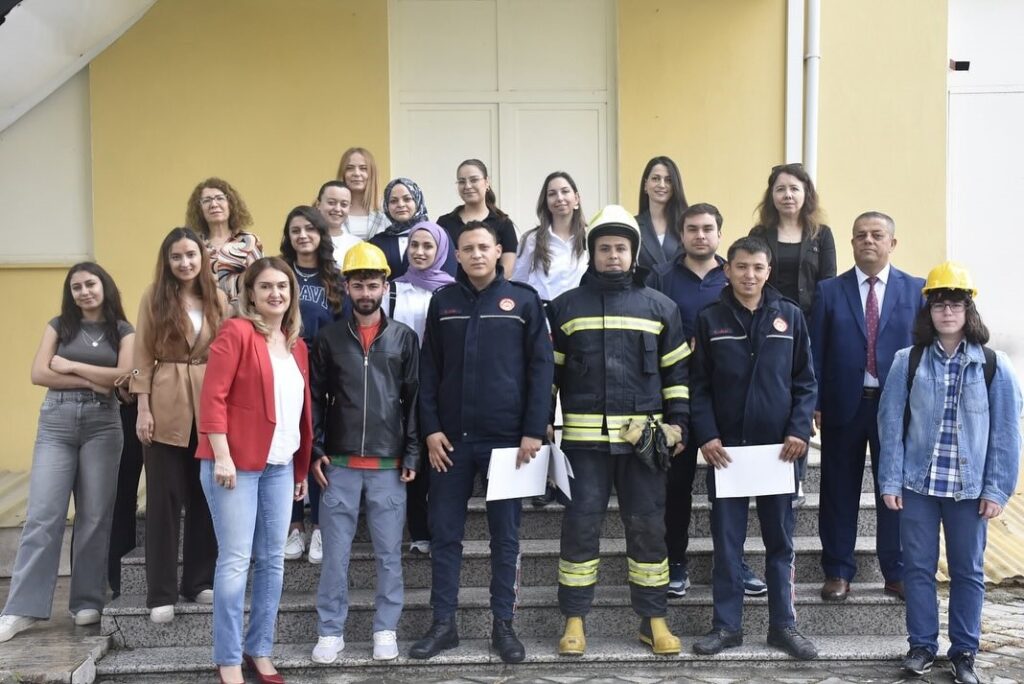 Köyceği̇zde Yüksekokul Personeli̇ne Yangın Eği̇ti̇mi̇ Veri̇ldi̇