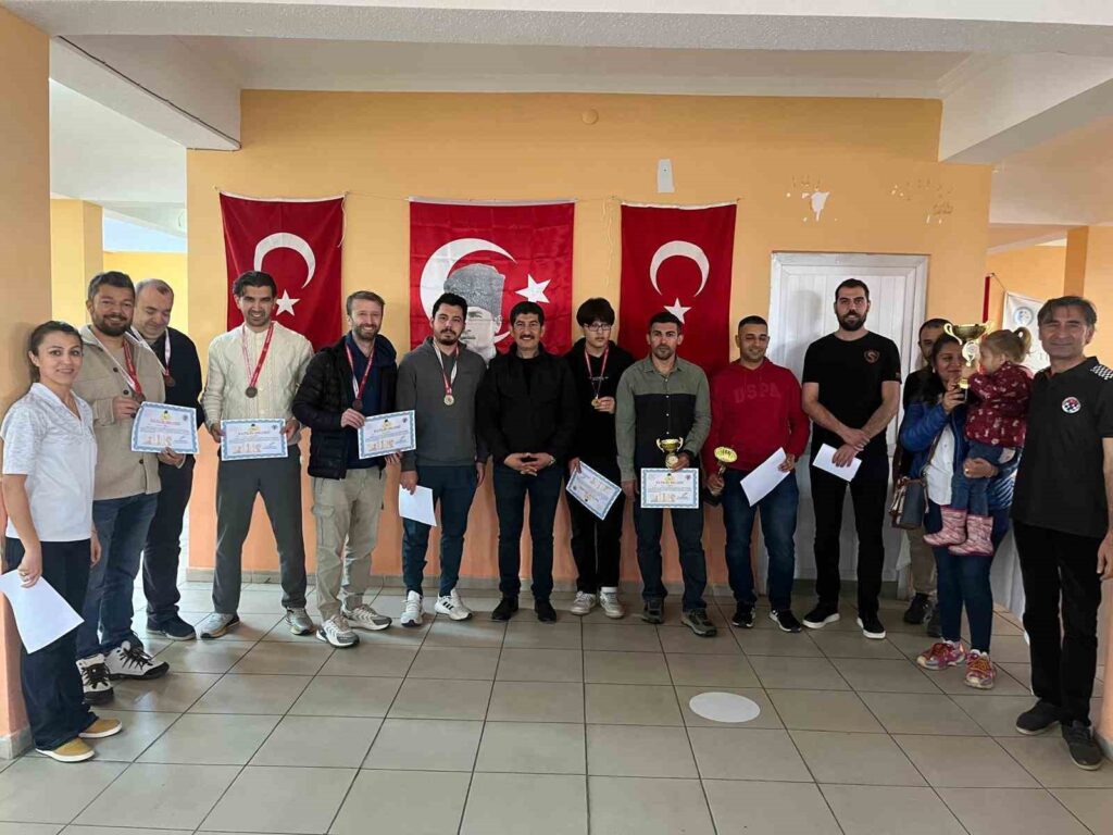 Köyceği̇zdeki̇ Satranç Turnuvası Tamamlandı