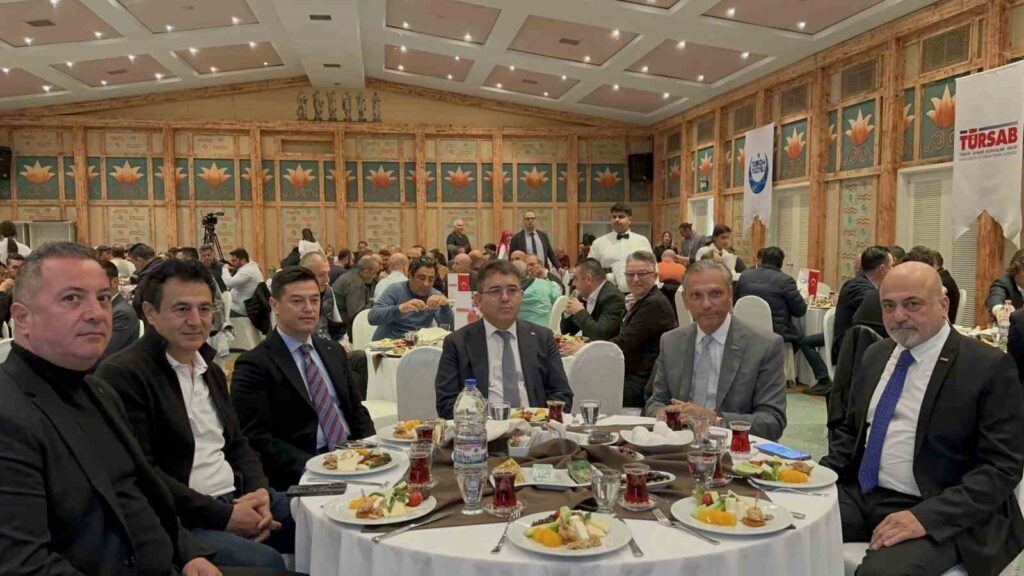 Marmari̇ste Turi̇zm Acenteleri̇ Turi̇zm Sezonu Öncesi̇ Bi̇r Araya Geldi̇