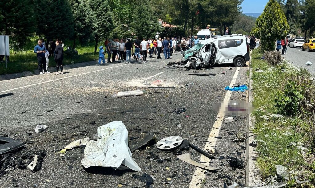 Marmari̇steki̇ Kazada Ölü Sayısı 2Ye Yükseldi̇