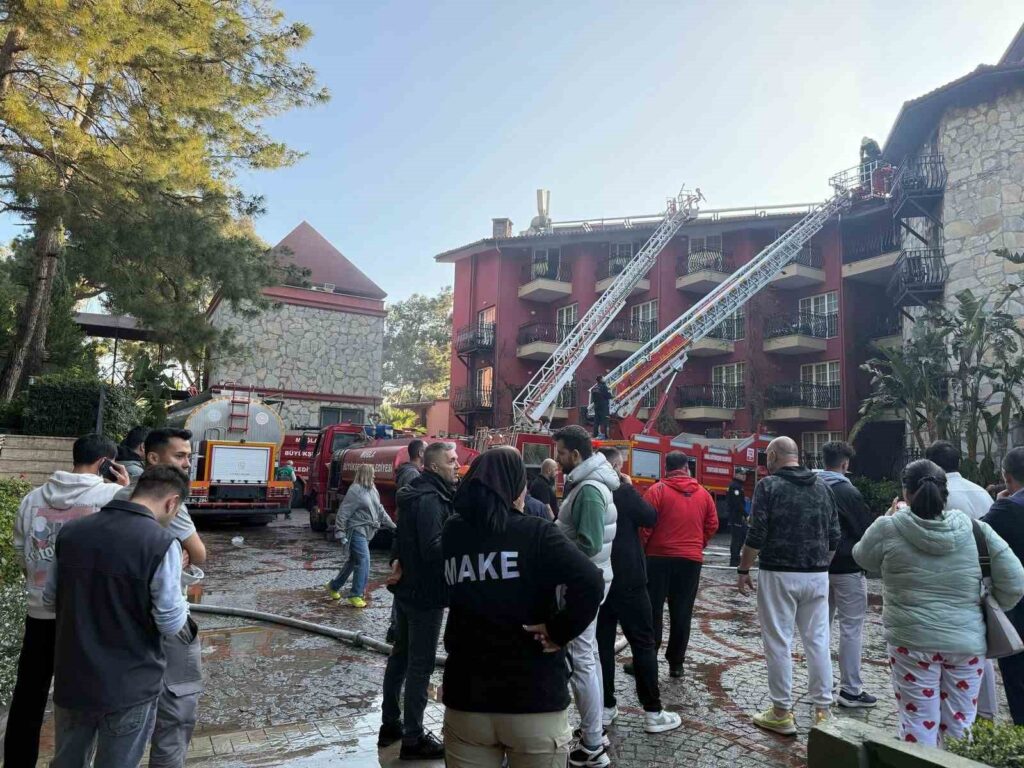 Marmaris’teki Otel Yangını Kontrol Altına Alındı