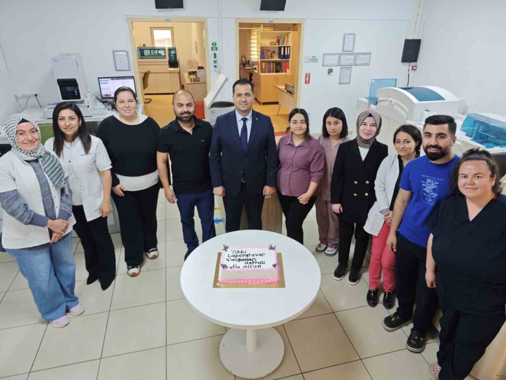 Menteşe Devlet Hastanesi̇nde Tıbbi̇ Laboratuvar Çalışanları Haftası Kutlandı