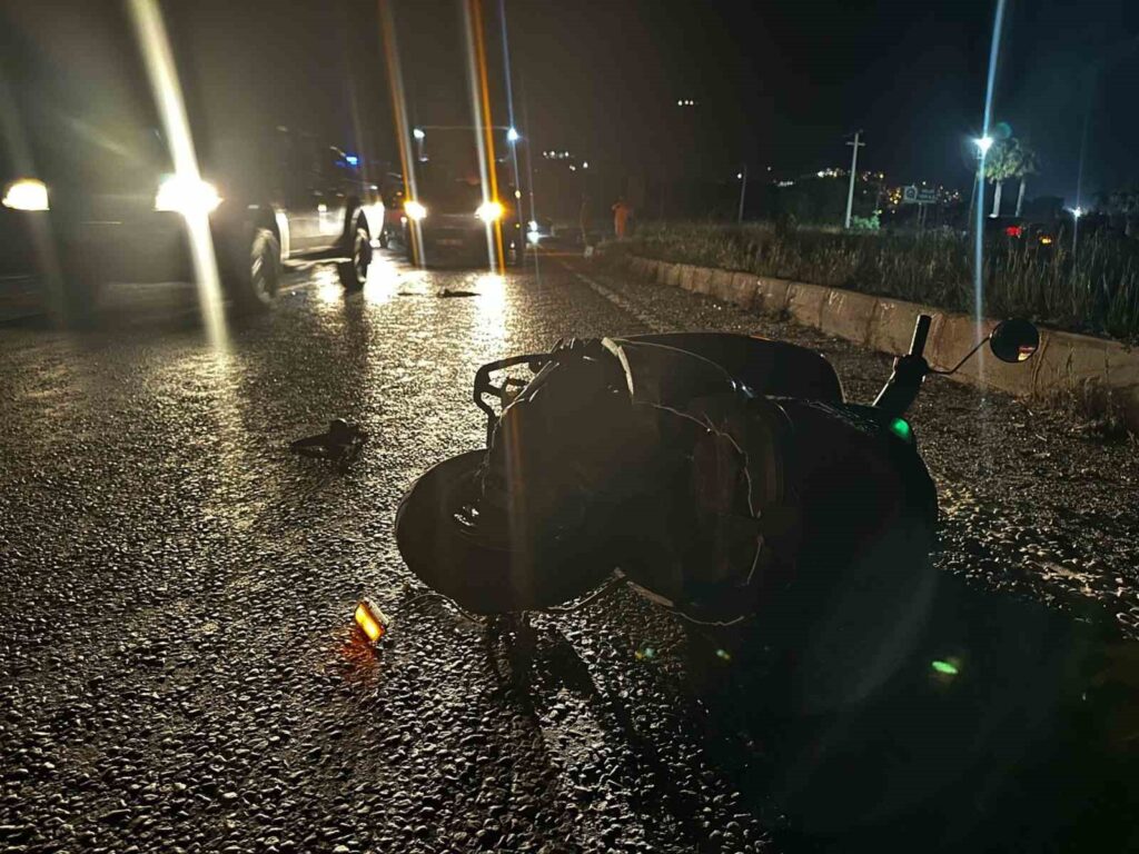 Mi̇ni̇büsün Çarptığı Motosi̇kletli̇ Yaralandı