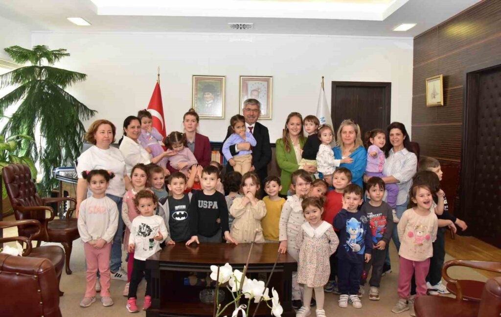 Mskü Rektörü Prof. Dr. Kaçar, Mi̇ni̇k Mi̇safi̇rleri̇ni̇ Ağırladı